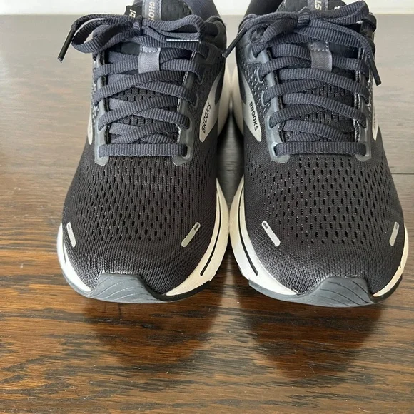 Brooks Ghost 14 Women’s US size 8.5. Used but in great condition. - Picture 6 of 10